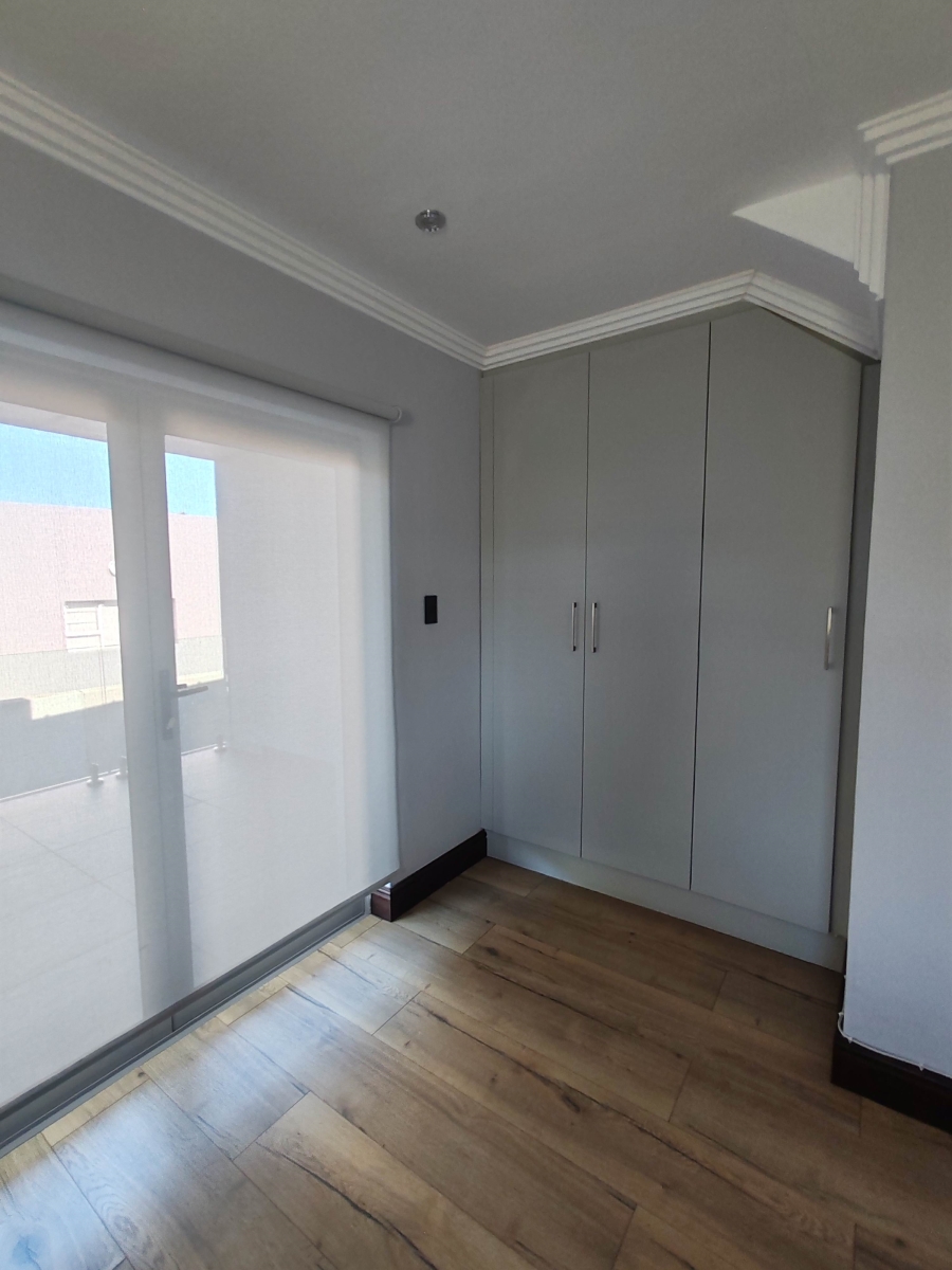 7 Bedroom Property for Sale in Perlemoenbaai Western Cape